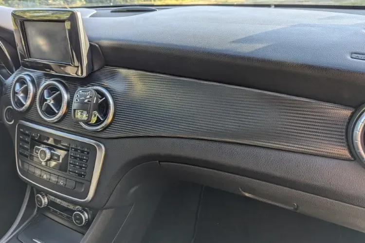 Covering tableau de bord à Saint-Claud-après